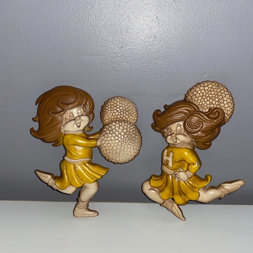 2 Vtg SEXTON Cheerleader Metal Plaques #2507 Wall Decor Yellow Brown